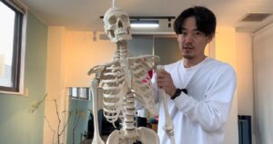 巻き肩ピラティス