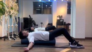 肩こりピラティス